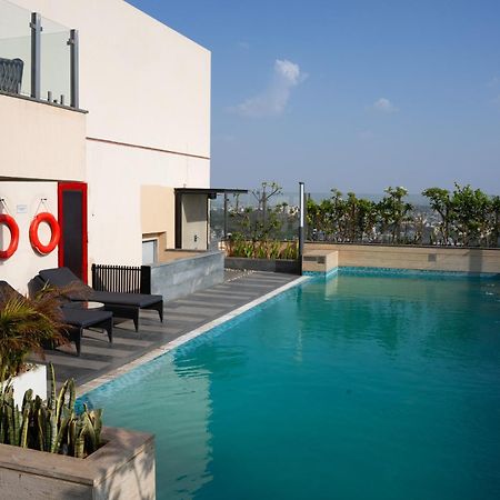 Hyatt Place Jaipur Malviya Nagar Exteriör bild Pool at the hotel