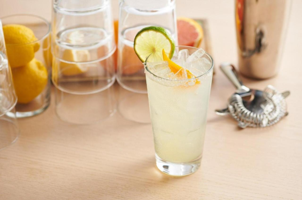 Hyatt Place Jaipur Malviya Nagar Exteriör bild A Paloma cocktail